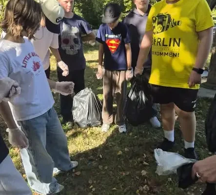Klasa 6 ze szkoły włączyła się w akcję Sprzątanie Świata
