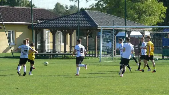 Unia Wilkołaz: trampkarze i juniorzy młodsi na trzecim miejscu w tabeli
