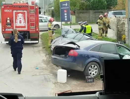 Kolizja dwóch aut w Wyżniance – interweniowały służby